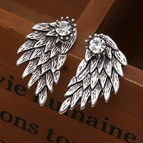 NWOT Silver Angel Wings Rhinestone Studs - Picture 4 of 5
